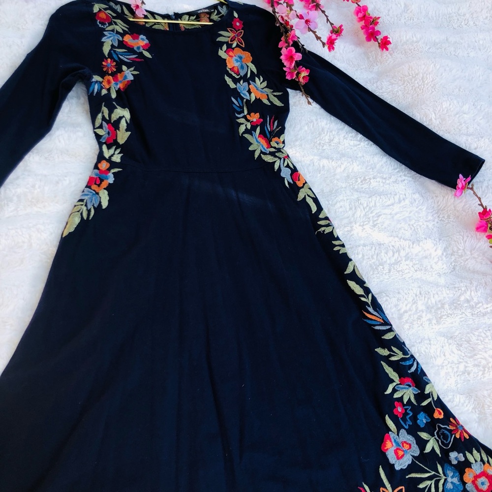 Dress - Picture 5 of 8